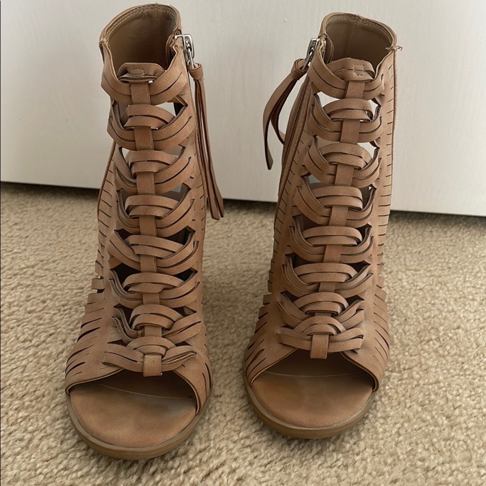 Dolce Vita Open-Toed/Open Heel Shoe